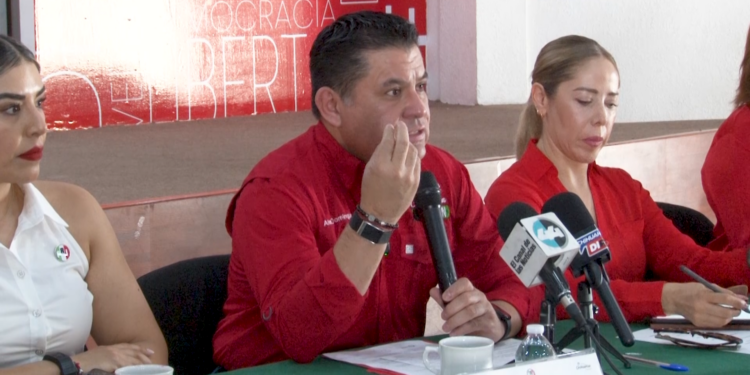 PRI rechaza propuestas del PAN sobre alternancia de género y de MC sobre segunda vuelta electoral