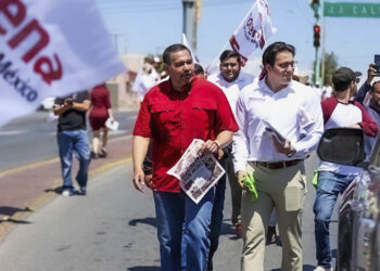 Recorre Cruz Pérez Cuéllar calles de Chihuahua capital en jornada informativa