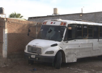 Se incendia camión de transporte de personal en la colonia Nuevo Triunfo