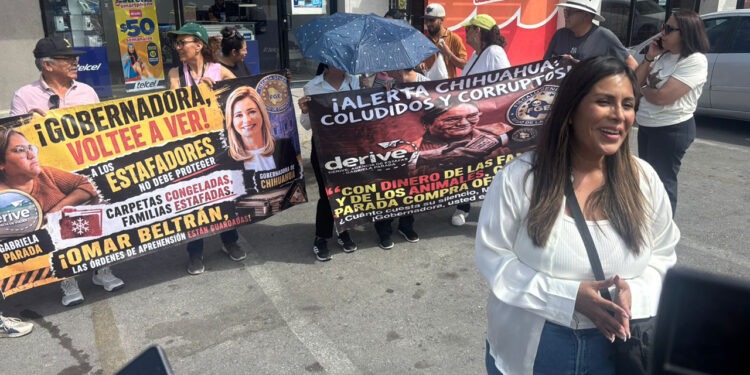 Se manifiestan afectados por presunto fraude de agencia de viajes en la Fiscalía Zona Centro