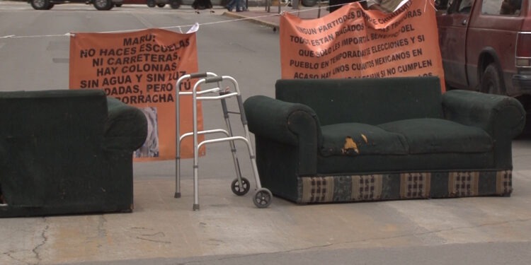 Manifestantes vuelven a cerrar vialidades en el centro de la ciudad por demandas de vivienda