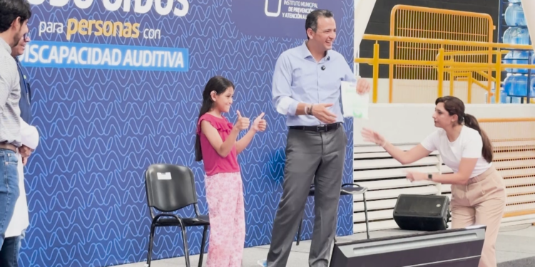 Municipio entrega 212 aparatos auditivos a través del programa “Todo Oídos”