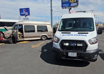 Adulto mayor es atropellado por su propia camioneta