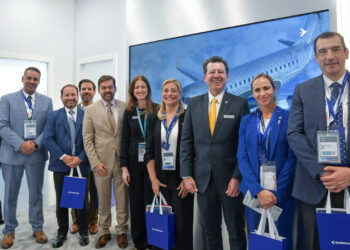 Afirma Maru Campos que Chihuahua está preparado para la expansión global de Embraer