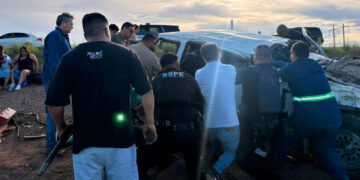 Auxilia SSPE a 4 personas tras volcadura en la carretera Chihuahua-Juárez