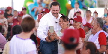 Cruz Pérez Cuéllar participa en asamblea de Morena Sí en Ciudad Juárez