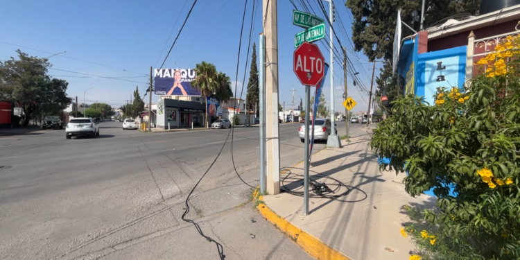 Tráiler derriba cableado y deja sin internet a vecinos de la colonia Panamericana