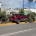 Conductora termina sobre camellón tras accidente en la Ortiz Mena