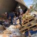 Rapiñan cargamento de queso crema tras volcadura de tráiler en la carretera Chihuahua-Delicias