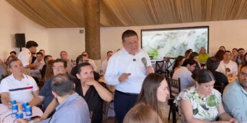 César Jáuregui llama a defender las instituciones