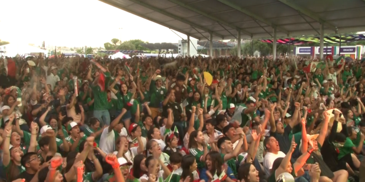 Ciudadanos dan última muestra de apoyo a la Selección Mexicana
