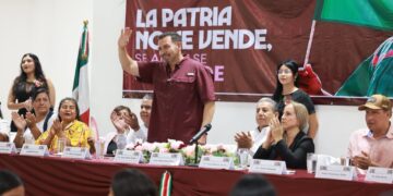 Encabeza Cruz Pérez Cuéllar asamblea de Morena en Delicias