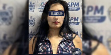 Detienen a mujer investigada por robo a casa habitación; recuperan motocicleta relacionada con el caso