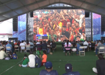 Aficionados disfrutan en Plaza del Ángel la semifinal entre España y Francia