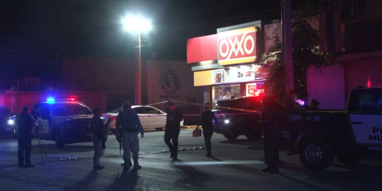 Ejecutan a “El Mudo” al exterior de un OXXO en la colonia Revolución