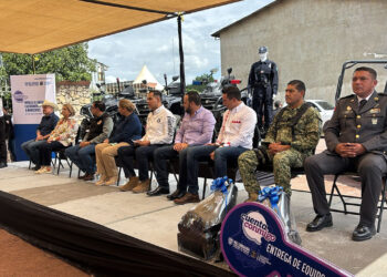 Entregan equipo táctico y patrullas a policías de la Sierra Tarahumara; inversión de 10 mdp