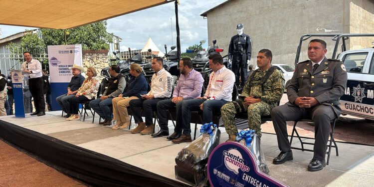 Entregan equipo táctico y patrullas a policías de la Sierra Tarahumara; inversión de 10 mdp