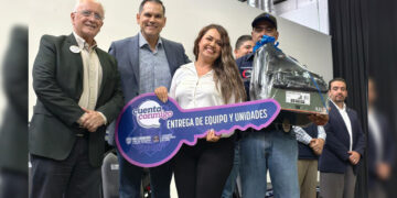 Entregan equipo, uniformes y unidades a 275 policías municipales de la zona occidente