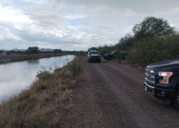 Hallan cuerpo flotando en el canal Conchos, en Saucillo