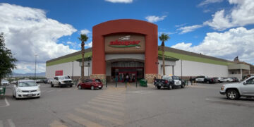 Adulto mayor fallece por infarto al interior de supermercado en Chihuahua