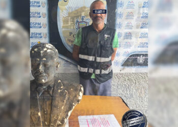 Lo detienen por presuntamente robar un estatua de un monumento de la avenida Pascual Orozco