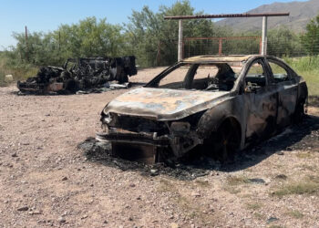 Localizan dos vehículos calcinados tras enfrentamiento armado en la brecha Aldama – San Ignacio