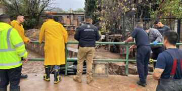 Muere un conductor tras ser arrastrado por la corriente en la Nueva España