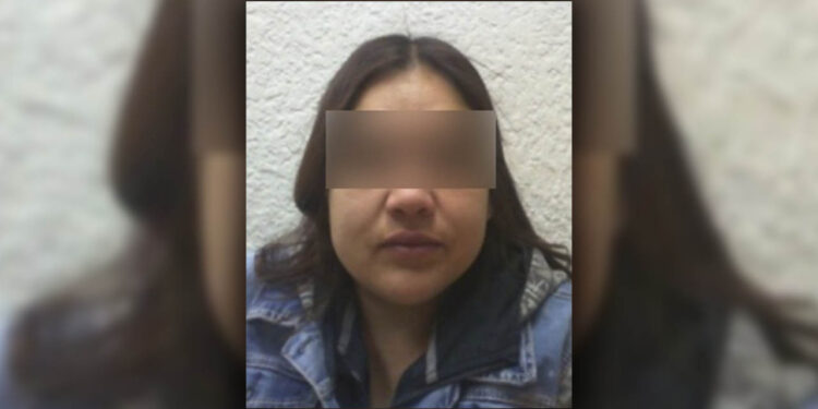 Mujer es acusada de robar 113 artículos de higiene y alimentos en Bodega Aurrerá en Meoqui