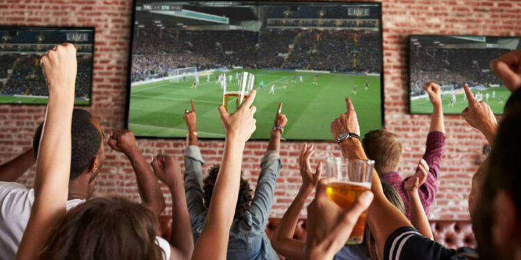Preve Canaco repunte de hasta 30% en bares y restaurantes por juego de la Selección Mexicana