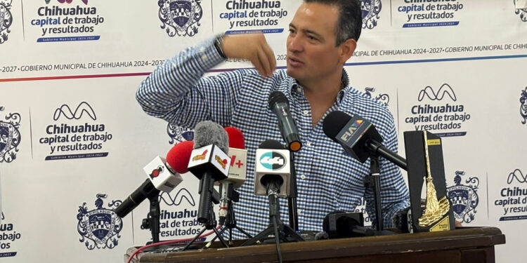 Recibe el Ayuntamiento de Chihuahua “Escoba de Oro” por limpieza urbana