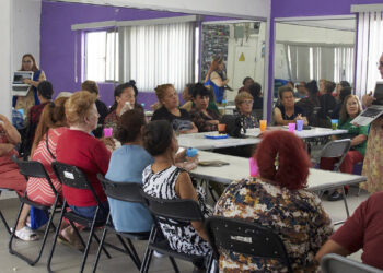 Reciben familias capacitación para prevenir la rickettsiosis en centros y comedores comunitarios