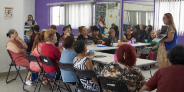 Reciben familias capacitación para prevenir la rickettsiosis en centros y comedores comunitarios