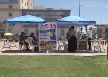 Recolectan útiles escolares en la Plaza del Ángel