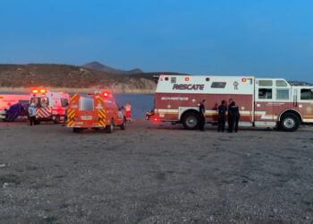 Rescatan a jóvenes que cayeron al agua en la Presa Chihuahua