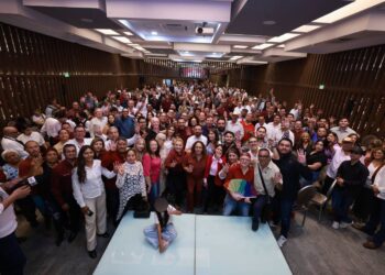 Se reúne Cruz Pérez Cuéllar con militantes de Morena en la capital
