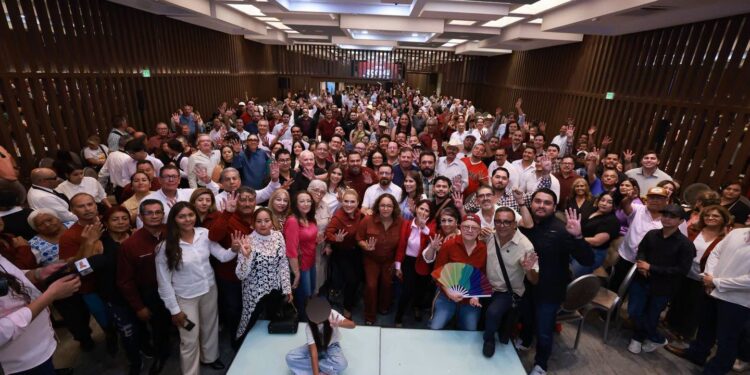 Se reúne Cruz Pérez Cuéllar con militantes de Morena en la capital