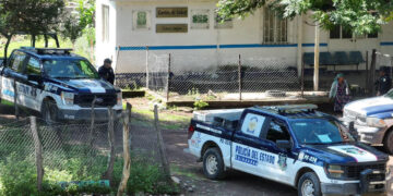 Traslada la SSPE a Chihuahua a 15 víctimas de desplazamiento forzado de Guadalupe y Calvo