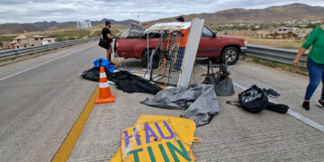 Conductor vuelca en el Libramiento Oriente y es víctima de robo durante el accidente