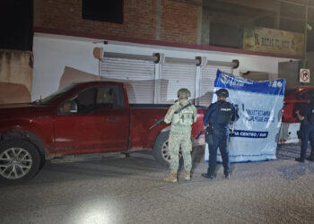 Aseguran dos camionetas con reporte de robo en operativo desplegado en Aldama