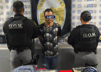 Aseguran importante cantidad de supuesta droga, cartucho y un arma a sujeto en Camino Real