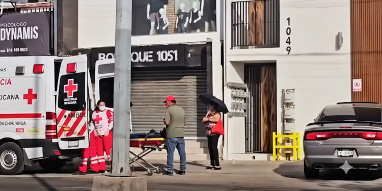 Hombre resulta lesionado tras caer de un balcón en la colonia Nacional