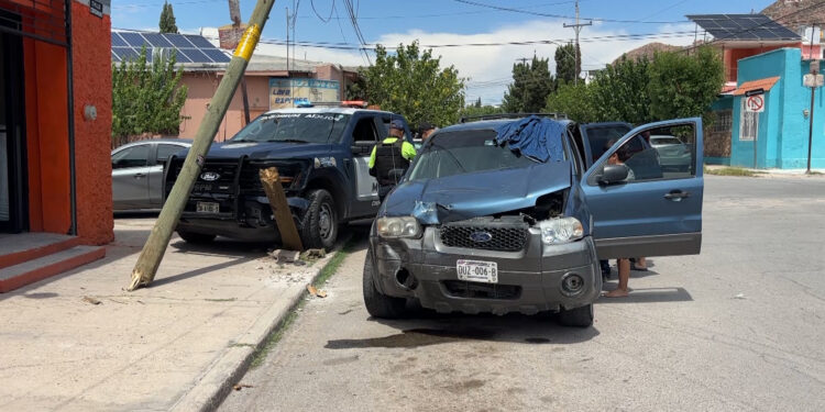 Dos policías municipales resultan lesionadas tras choque en la colonia Obrera