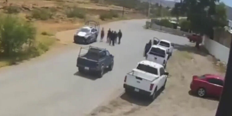 Captan en video riña entre policías de Chihuahua y Aquiles Serdán
