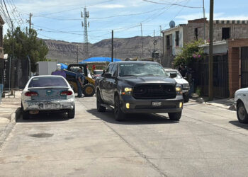 Catean vivienda en Los Minerales tras reporte de cuerpos sepultados