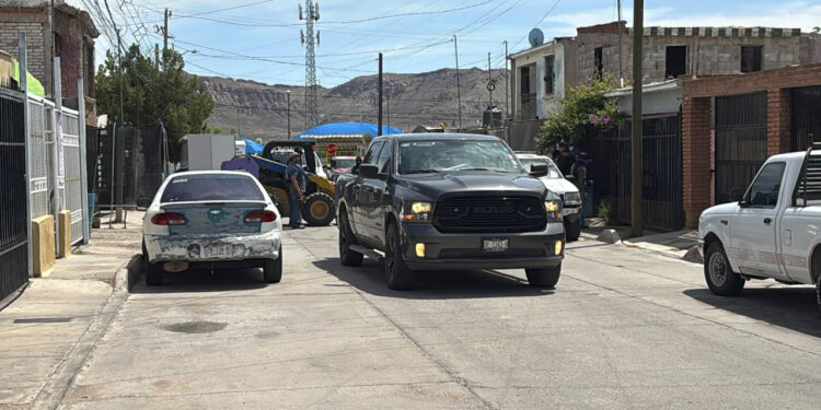 Catean vivienda en Los Minerales tras reporte de cuerpos sepultados