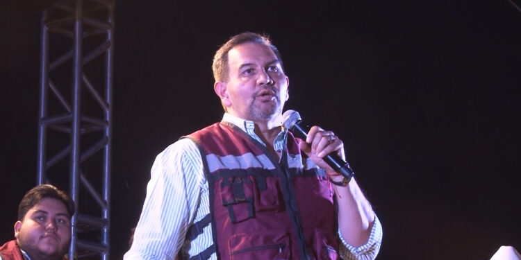 Cruz Pérez Cuéllar encabeza asamblea en Punta Oriente