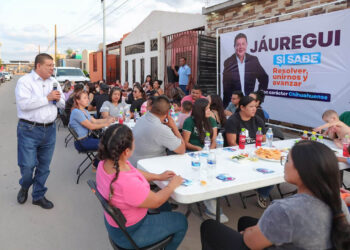 Destaca César Jáuregui la importancia de un gobierno cercano con vecinos de la colonia Las Flores