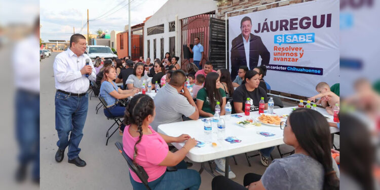 Destaca César Jáuregui la importancia de un gobierno cercano con vecinos de la colonia Las Flores
