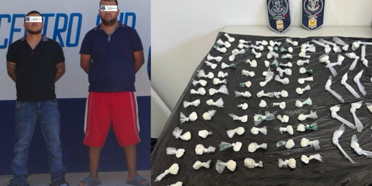 Detienen a dos sujetos con 99 envoltorios de supuesta droga en Chihuahua