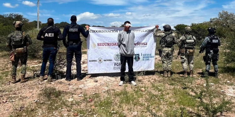 Detienen a sujeto en Parral presuntamente en actividades de “halconeo”